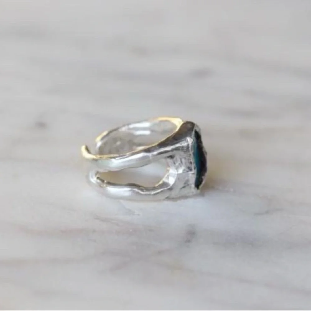 Sterling Silver and Opal Ring - Picture 4 of 11